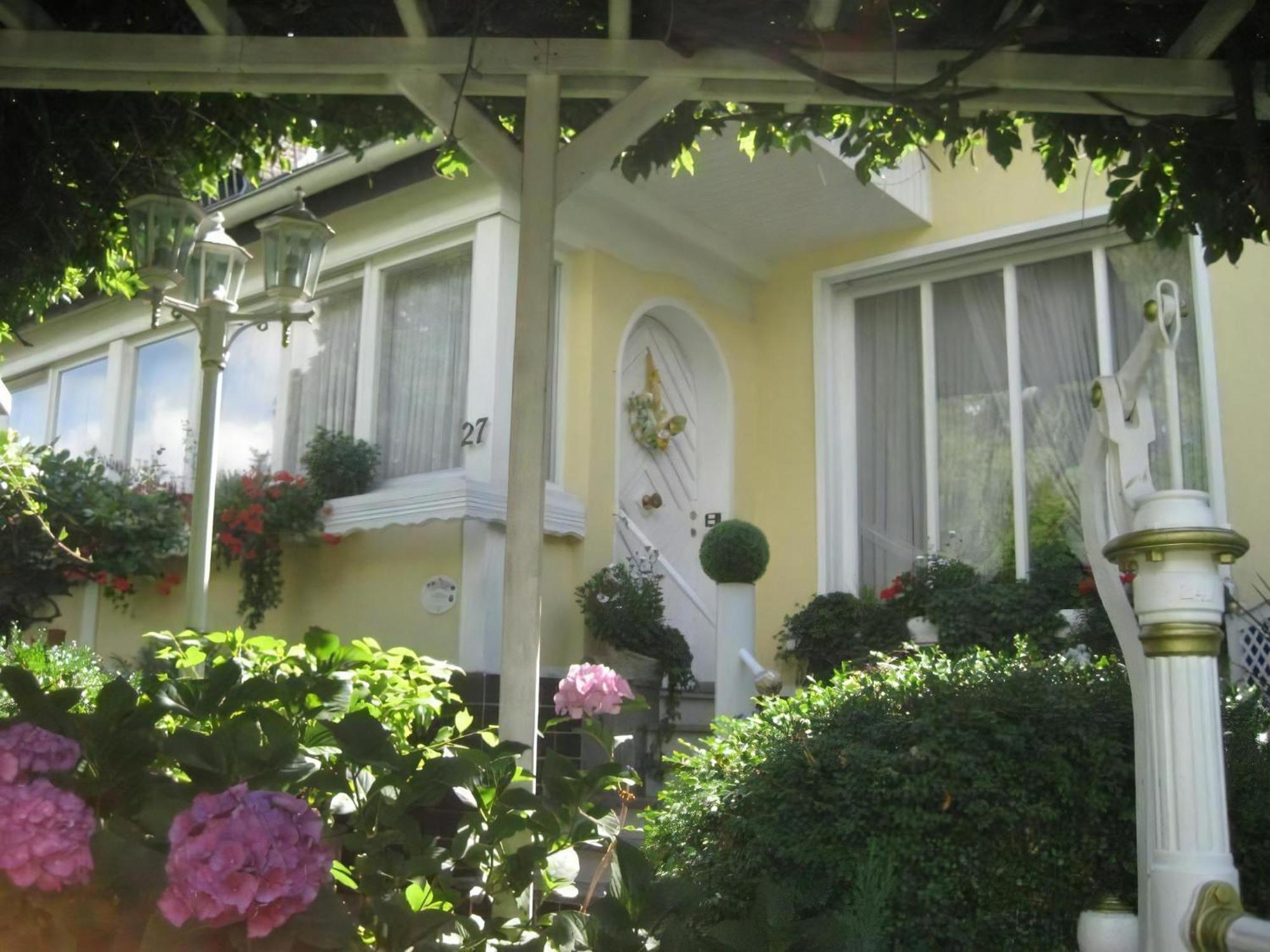 Grosse Ferienwohnung Mit Balkon Und Garten Steinen  Dış mekan fotoğraf